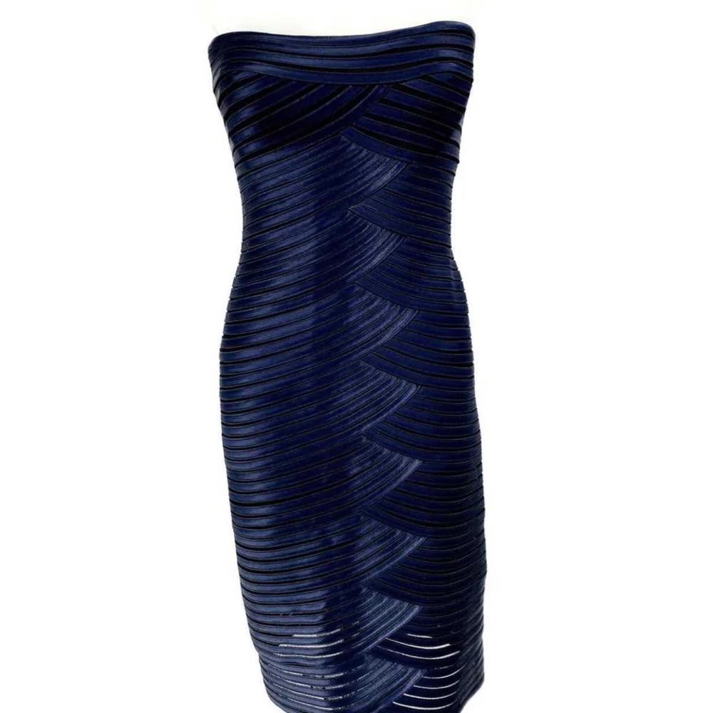 NEW WITH TAG. EUC MIDNIGHT BLUE BCBG BEVERLY SATIN STRAPLESS DRESS SIZE 8.